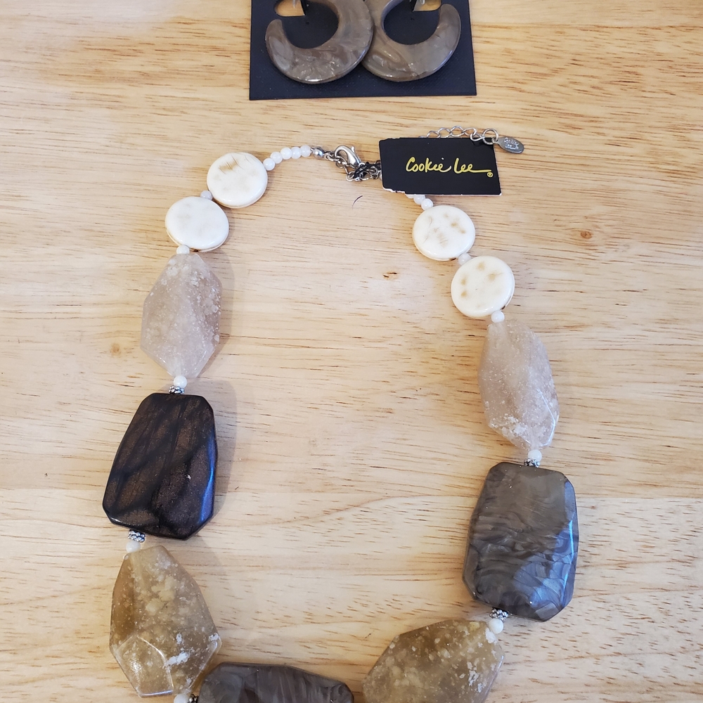Cookie Lee Necklace and Earring Set